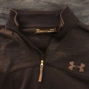 Size Large (runs a little small) Under Armour quarter zip. Worn once.